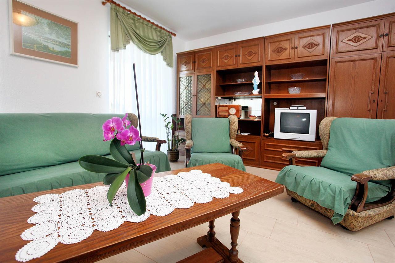 Apartments Patricia Банджоле Экстерьер фото