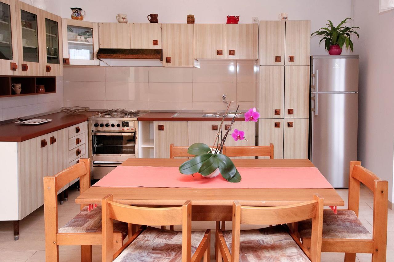 Apartments Patricia Банджоле Экстерьер фото